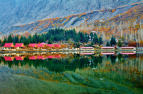 Lower Kachura Lake, Shangrila Lake thumbnail