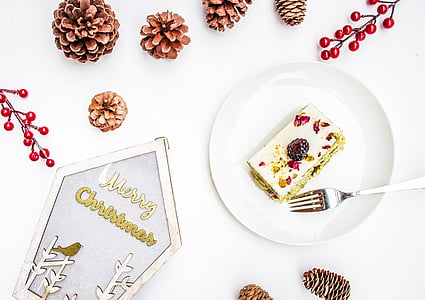 cake on plate thumbnail