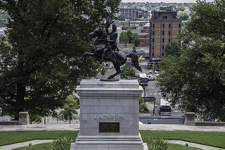 Horse Statue in Nashville, Tennessee thumbnail