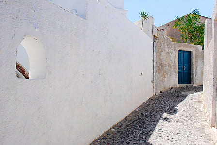 white concrete wall thumbnail