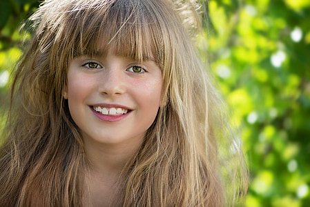 smiling girl thumbnail