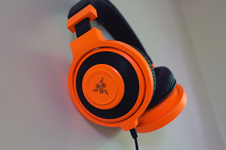orange and black Razer corded headphones thumbnail
