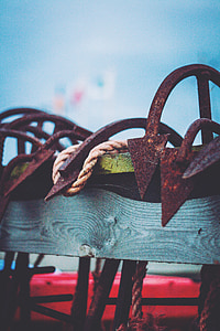 shallow focus photography of brown steel equipment thumbnail