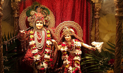 two religious statues thumbnail