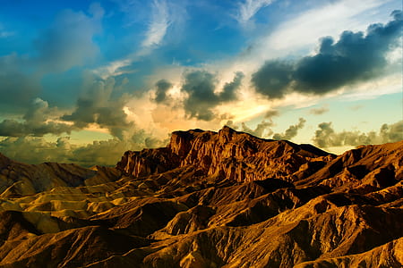 landscape photo of mountain during daytime thumbnail