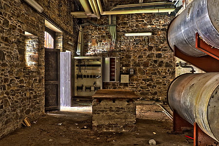 photography of brown and black kitchen thumbnail