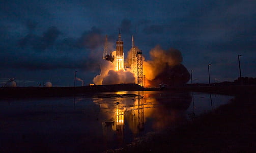 space shuttle during daytime thumbnail