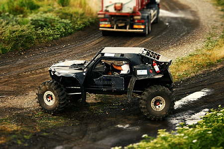 black monster truck thumbnail