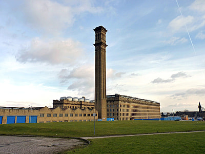 Lister's Mill in Bradford, England thumbnail