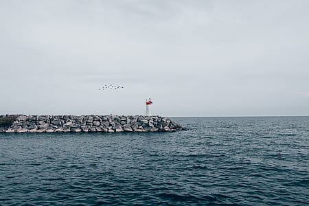 photography of white house thumbnail