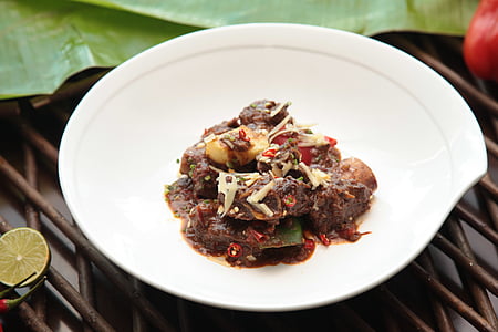 dish on plate thumbnail