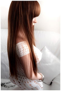 woman in white cap-sleeved bodycon dress thumbnail