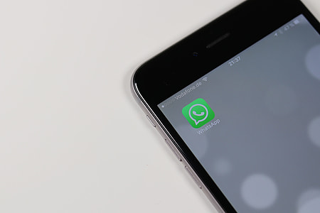 turned on space gray iPhone 6 Plus thumbnail