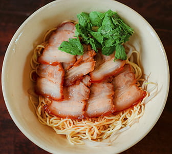 Ramen on Ceramic Bowl thumbnail