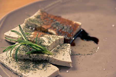 slice of food on plate thumbnail