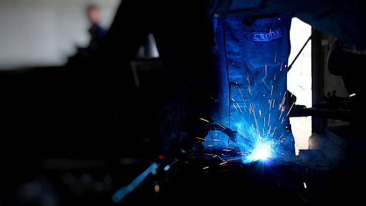 person doing welding thumbnail