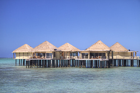 huts on seawater thumbnail