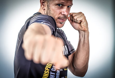 man doing boxing stance thumbnail