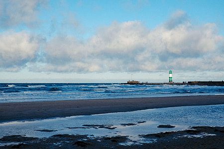 Lighthouse in Warnemunde thumbnail