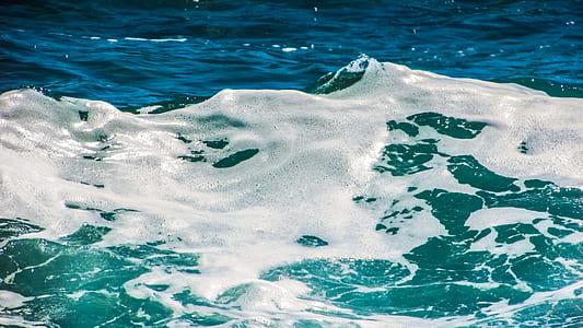 photo of ocean bubbles thumbnail