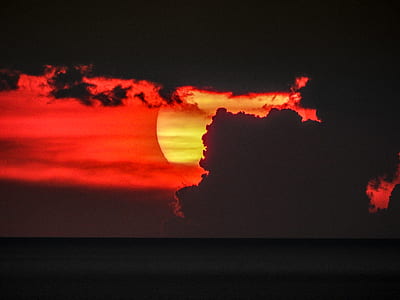 new moon at night thumbnail
