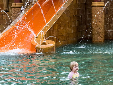 children in pool thumbnail