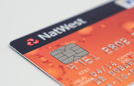 shallow focus of red magnetic card thumbnail