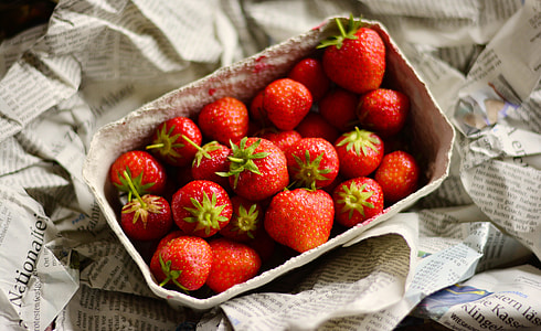 bunch of strawberries thumbnail