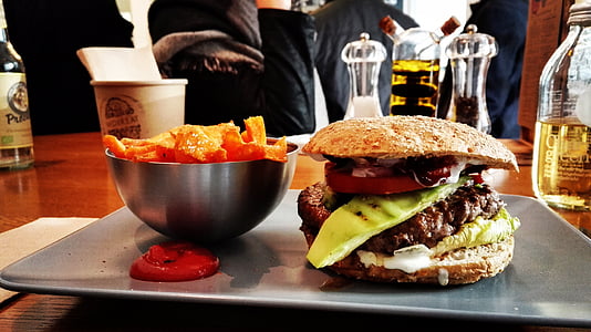 cooked burger with chip bowl thumbnail