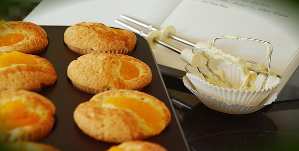 baked cookies on tray thumbnail