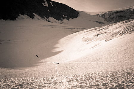people walking on snow thumbnail