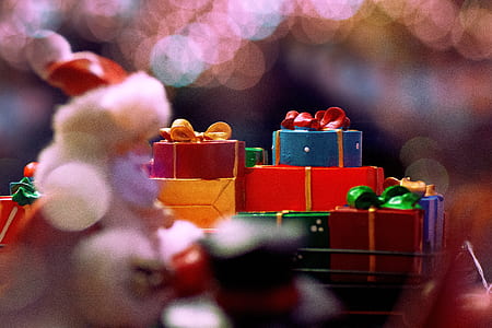 bokeh photo of presents thumbnail