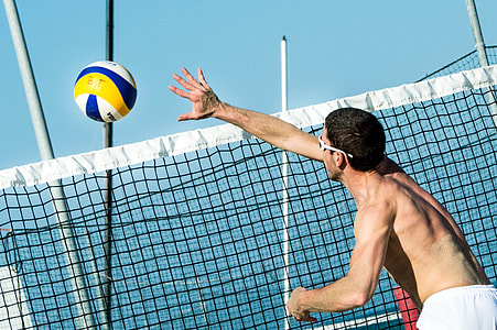 man playing volleyball thumbnail