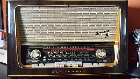 gray transistor radio thumbnail