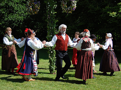 man and woman dancing thumbnail
