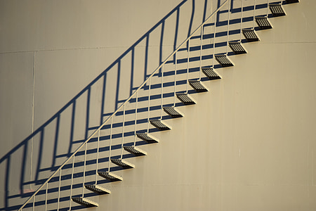 empty staircase thumbnail