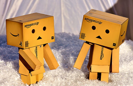 two yellow Amazoco.jp robot crafts thumbnail