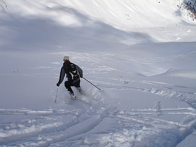 man doing snowskin thumbnail