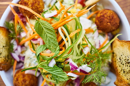 selective focus photography of vegetable salad thumbnail