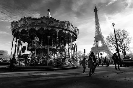 Eiffel Tower, Paris thumbnail