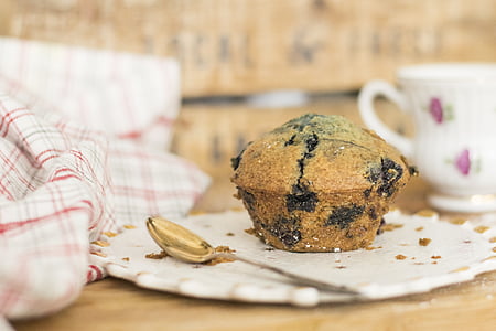 shallow focus photography of muffin thumbnail