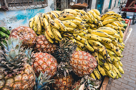 Cuban bananas and pineapples thumbnail