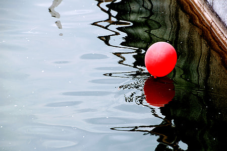 red balloon on water thumbnail