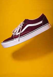 unpaired maroon Vans Old Skool sneaker thumbnail