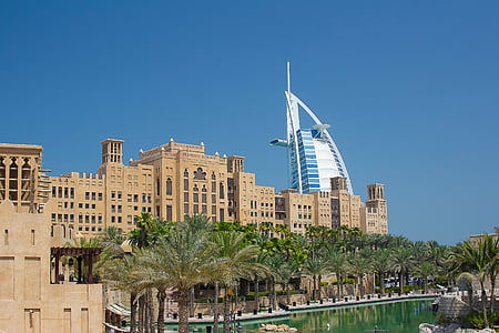 Burj Khalifa, Dubai at daytime thumbnail