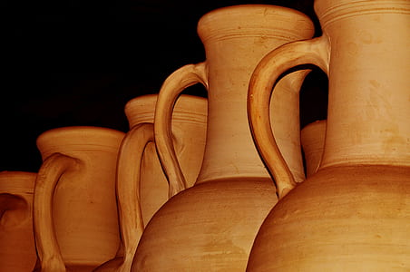 beige jars painting thumbnail