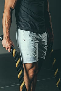 man holding training ropes thumbnail