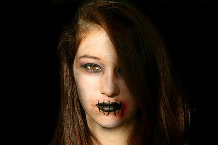 woman with black lipstick thumbnail