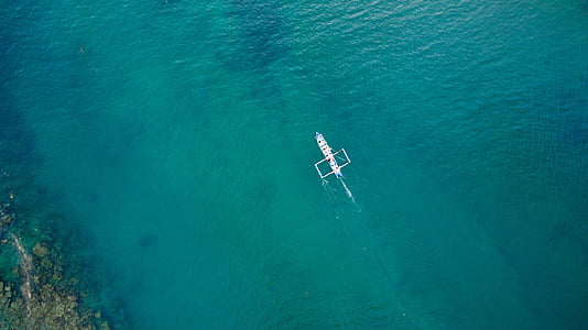 bird's eye view of boat thumbnail