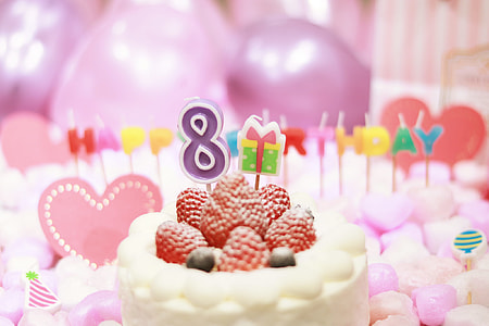 strawberry cake thumbnail